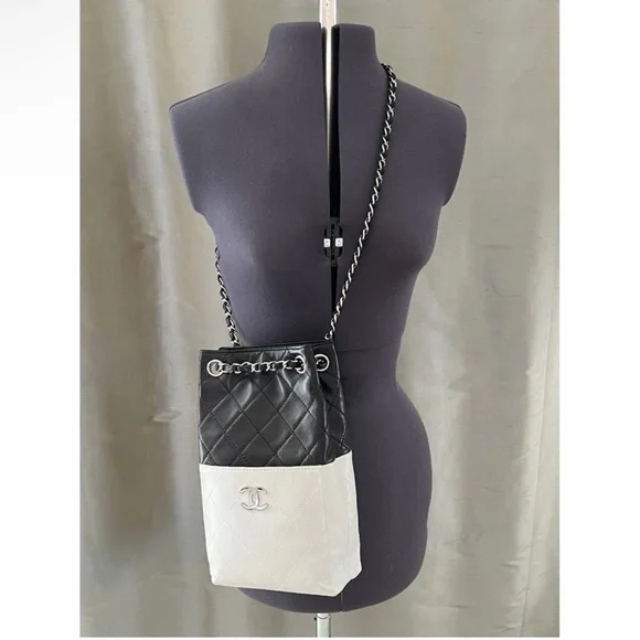 Chanel Black/White Bag - Picture 7 of 7